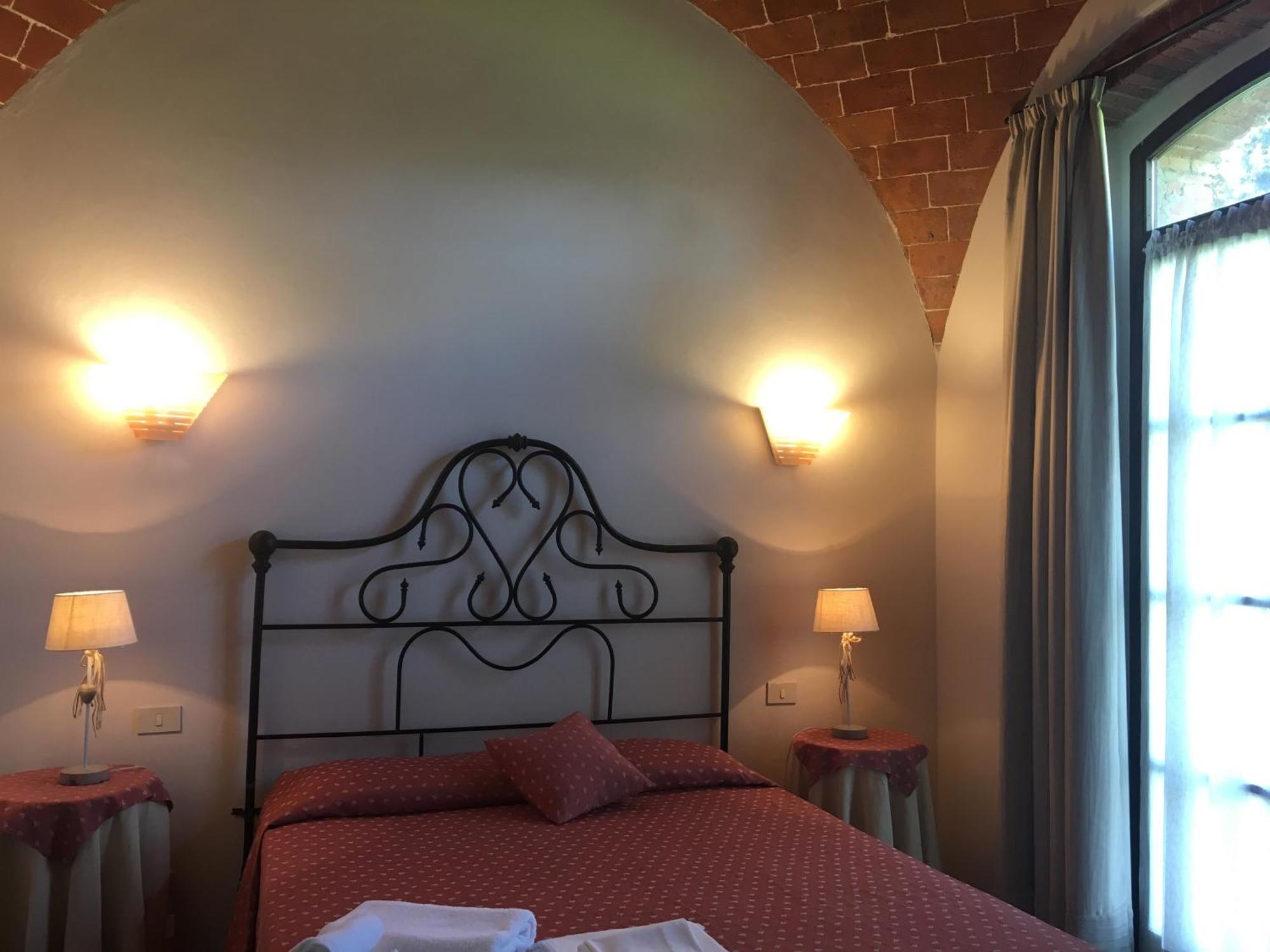 Fattoria Cirene Guest House Follonica Ruang foto