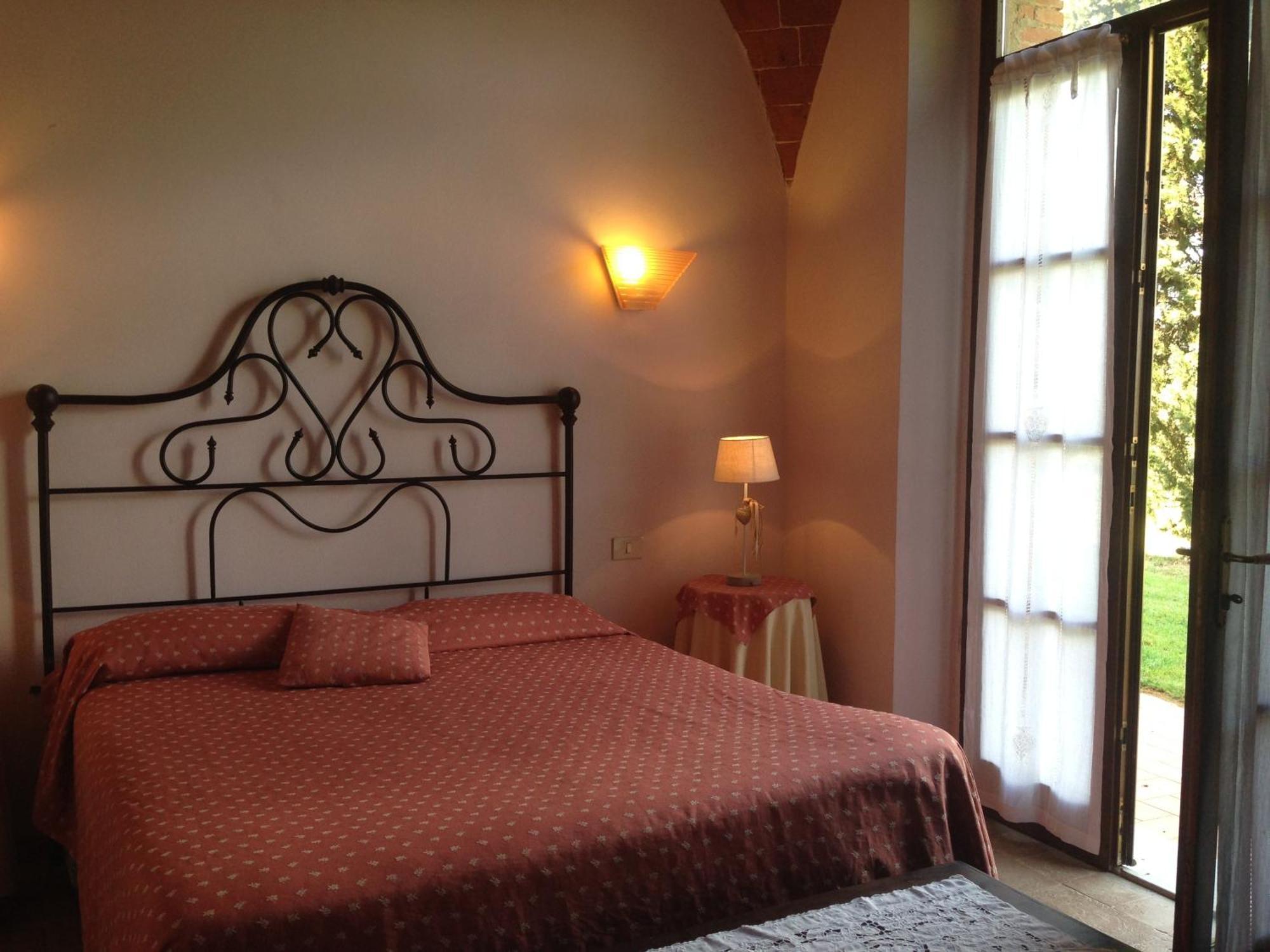 Fattoria Cirene Guest House Follonica Ruang foto