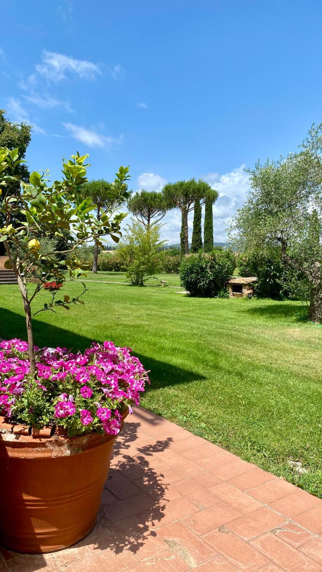 Fattoria Cirene Guest House Follonica Bagian luar foto