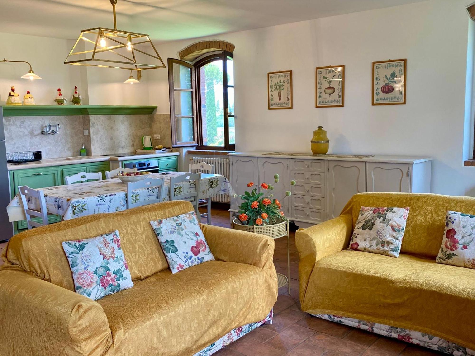 Fattoria Cirene Guest House Follonica Bagian luar foto