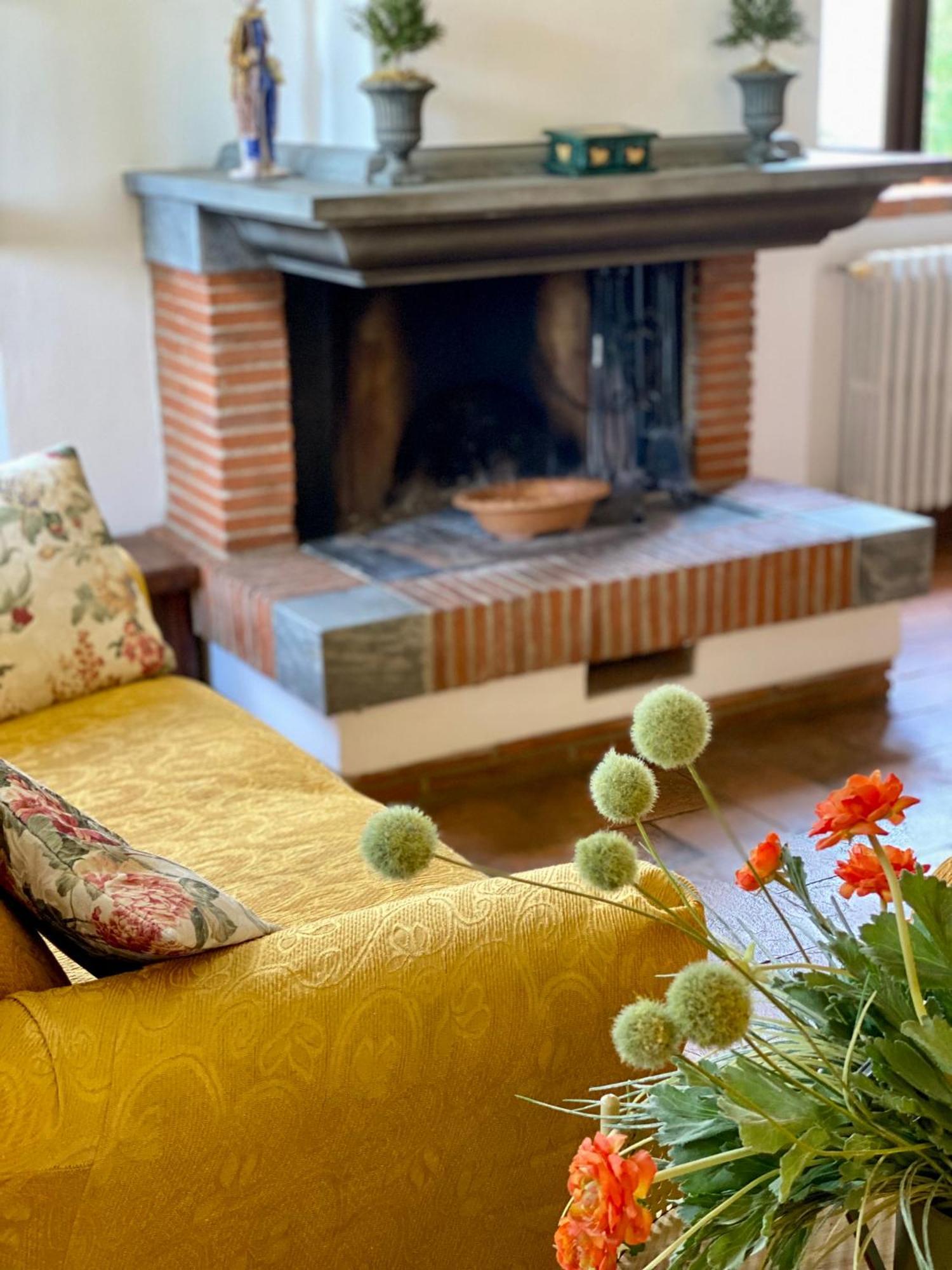 Fattoria Cirene Guest House Follonica Bagian luar foto