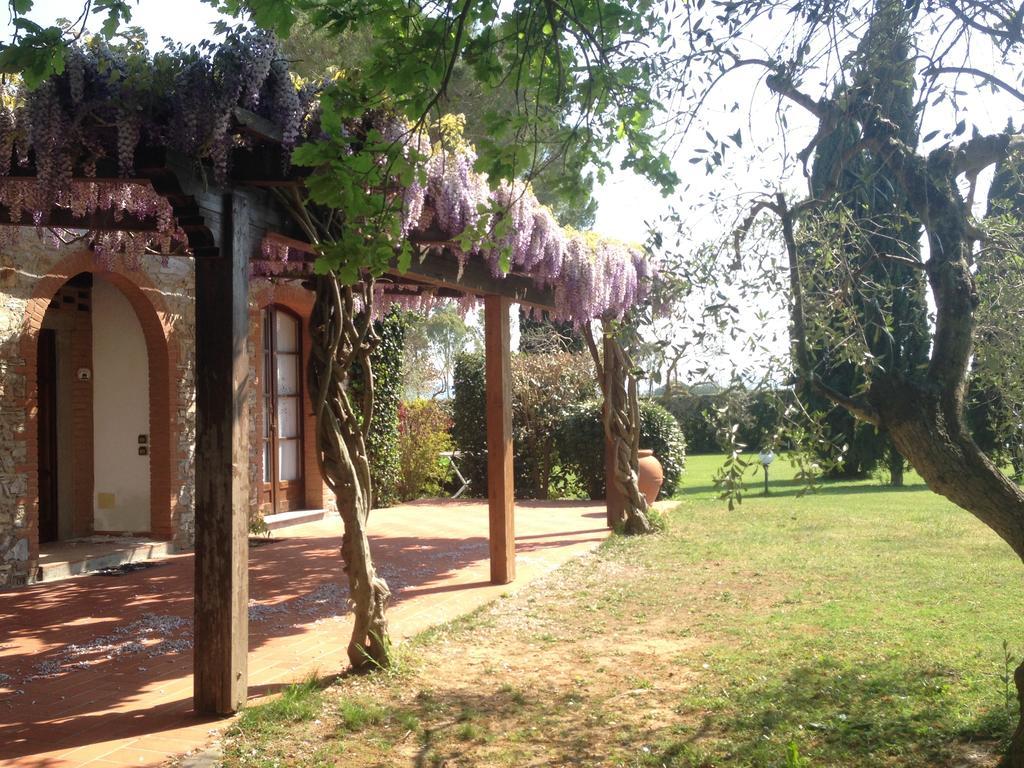Fattoria Cirene Guest House Follonica Ruang foto