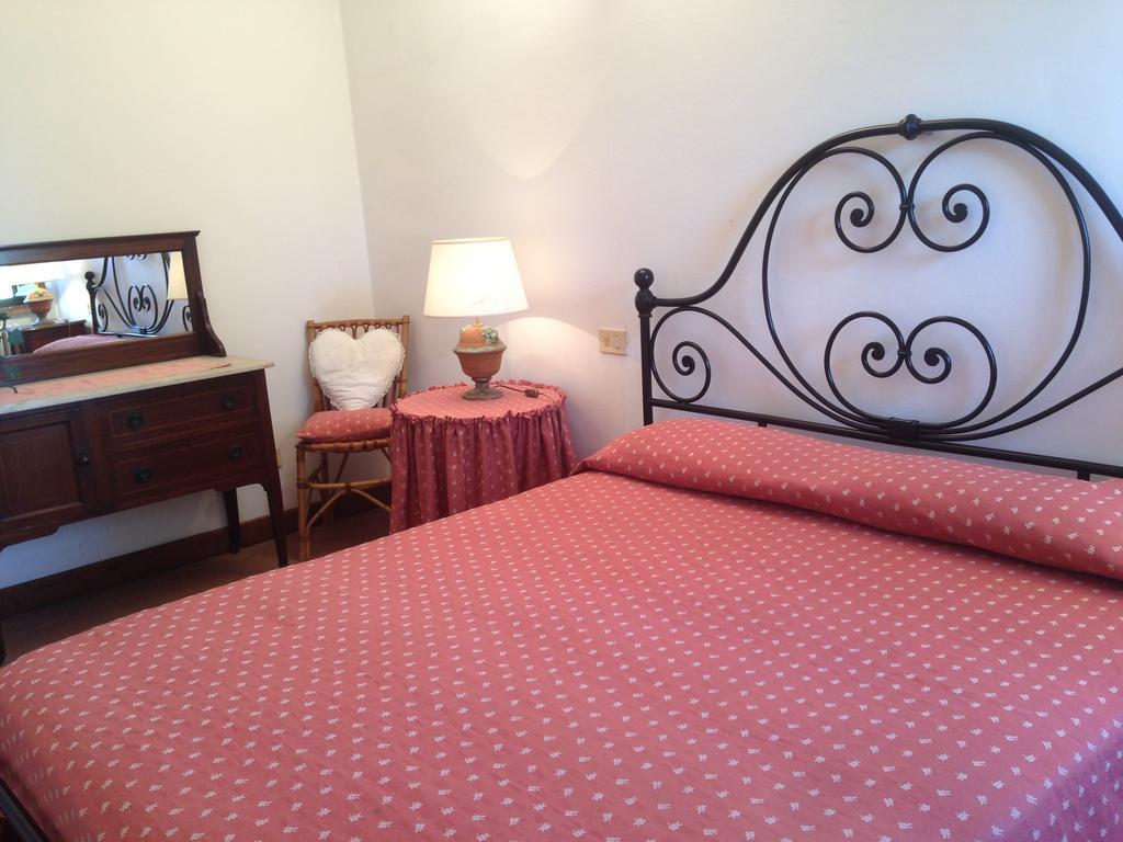 Fattoria Cirene Guest House Follonica Ruang foto