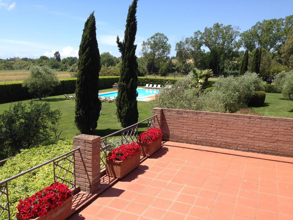 Fattoria Cirene Guest House Follonica Ruang foto