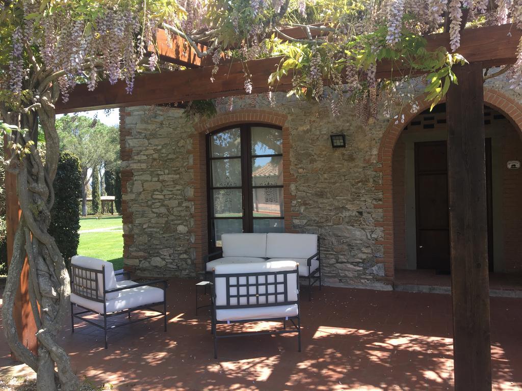Fattoria Cirene Guest House Follonica Ruang foto