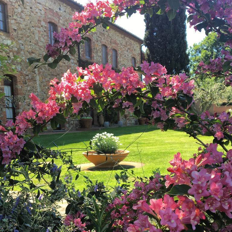 Fattoria Cirene Guest House Follonica Bagian luar foto